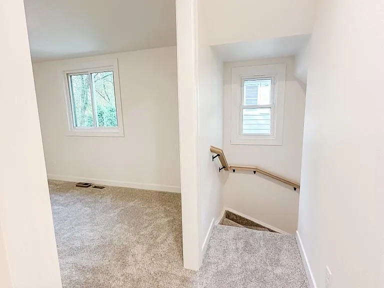 403 8th Ave S — Photo 38