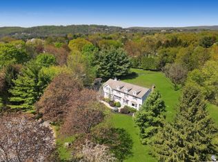 15 Gleneagles Dr, Lebanon, NJ 08833