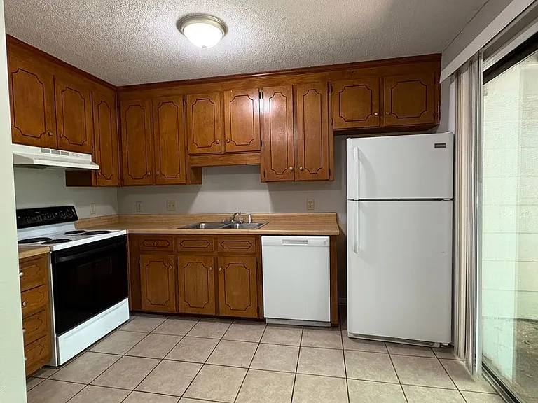 224 Edith Way — Photo 13