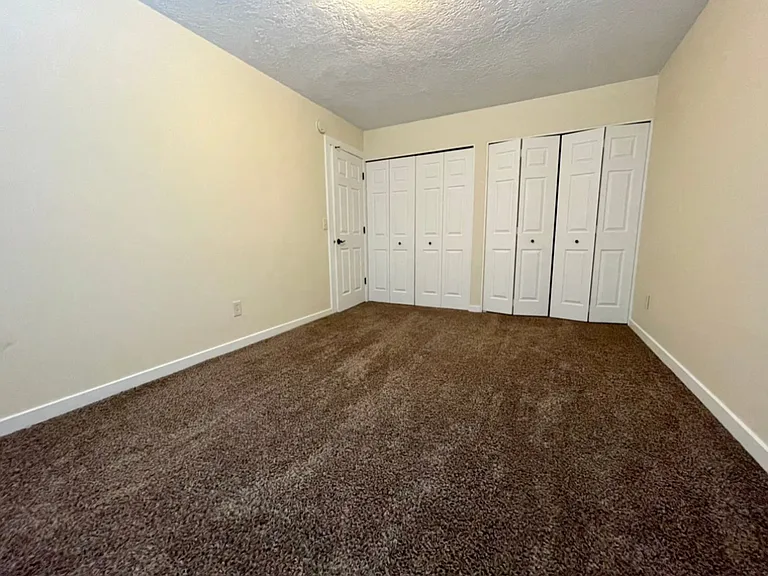 9039 SE Stark St — Photo 9