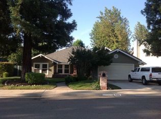 558 W Sample Ave, Clovis, CA 93612