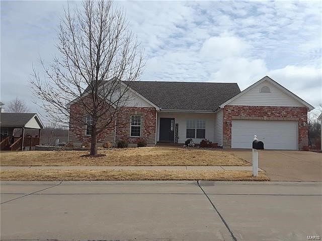 Golf Course lot , Bear Creek Subdivision, Brick and Stone front.