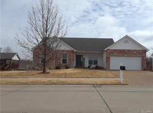41 Bear Creek Dr, Wentzville, MO 63385