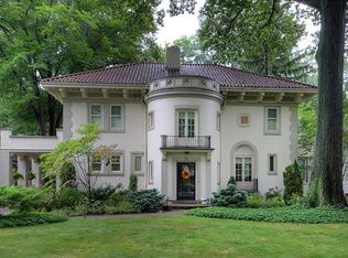 2992 Monmouth Rd, Cleveland Heights, OH 44118