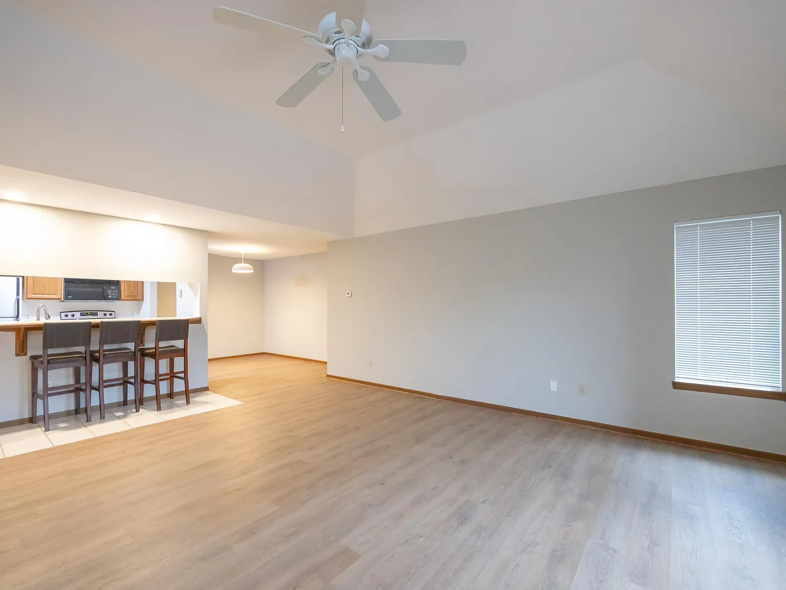 2 bed, 1200 sqft, $1,675 — Photo 3