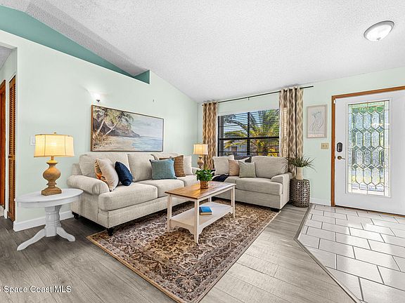 5th image of 507 Vin Rose Cir SE