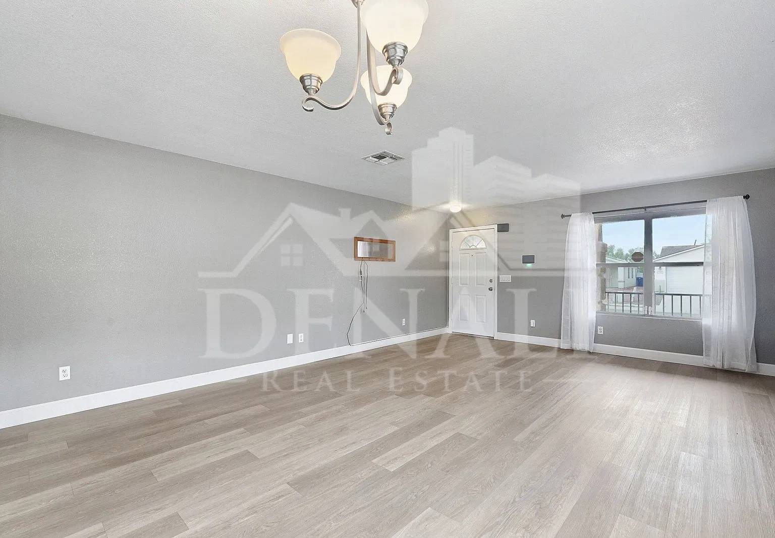 3 bed, 2.0 bath, 1757 sqft, $1,795 — Photo 2