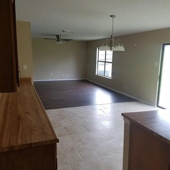 7902 Oval Mdws — Photo 5