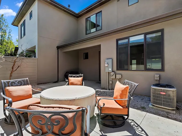 3878 E Parkcenter Blvd — Photo 30