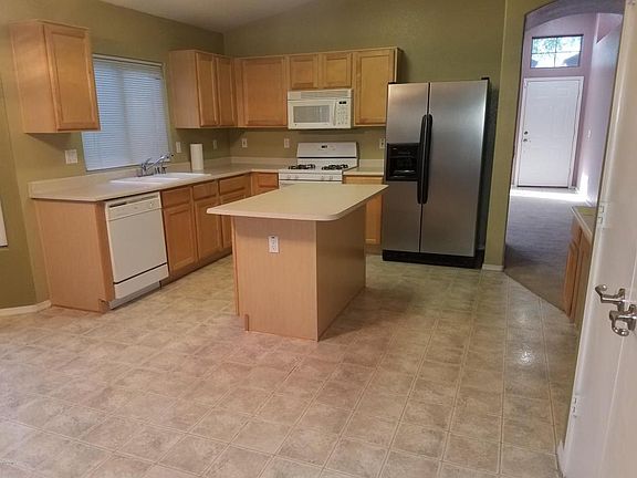 5th image of 3833 E Longhorn Dr