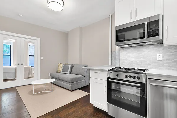 Rented by Cooper & Cooper Real Estate | media 30