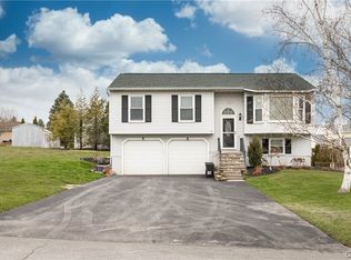 107 Pebblestone Dr, Chittenango, NY 13037