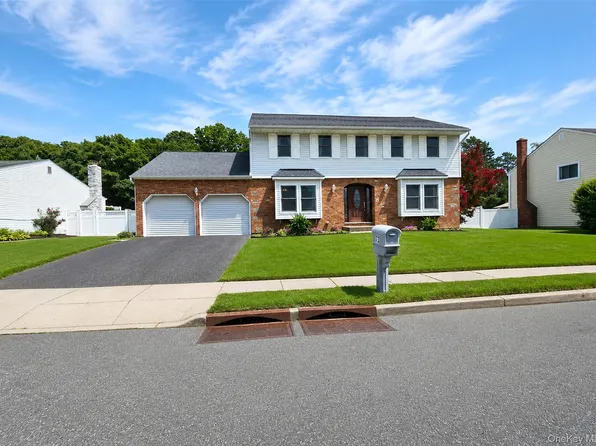 73 Springmeadow Drive, Holbrook, NY 11741