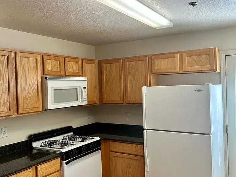 Modern Condo-Style Living Near Nob Hill & UNM $300 Off Move-In Special at The Spirals Apartments — Photo 34