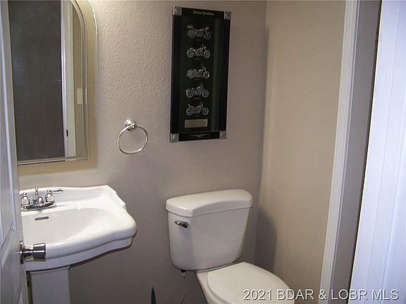 4th image of 161 Skylark Ln