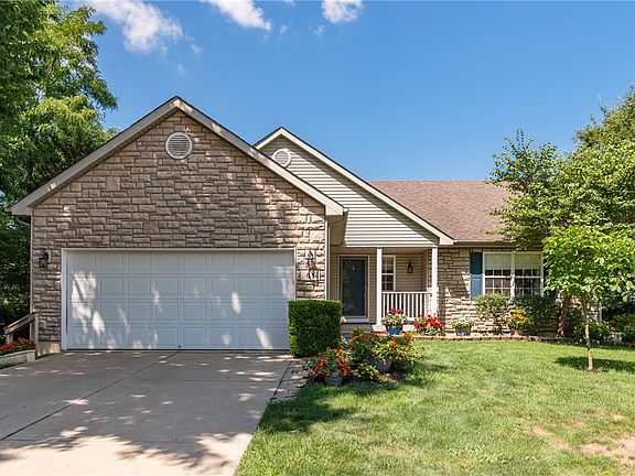 4th image of 61 Lakeridge Dr