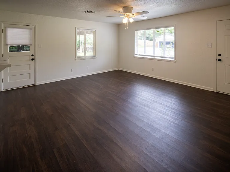2521 Bateman Ave — Photo 10
