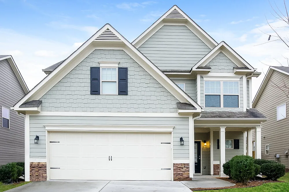 4 bed, 2.5 bath, 2088 sqft, $2,255 — Photo 1