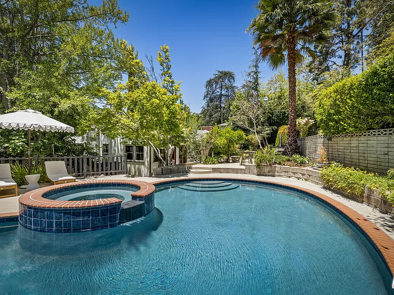 5749 Valley Oak Dr — Photo 35