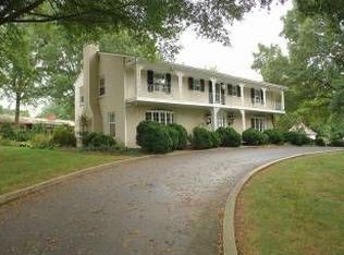 5542 Valley Dr, Roanoke, VA 24018