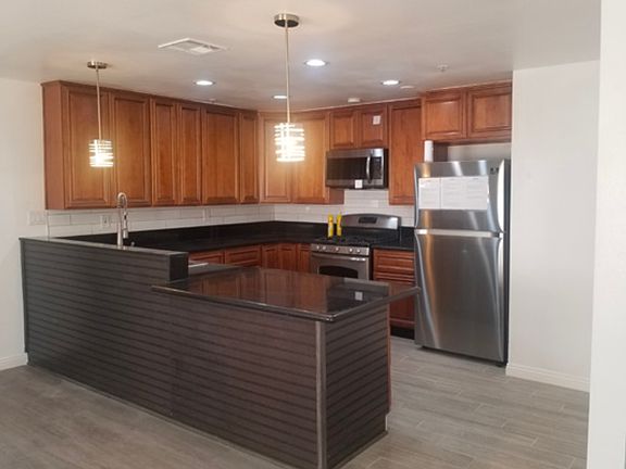 5th image of 1281-1285 W 35th St #5