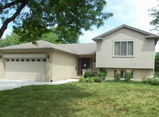 13502 Moray Ct, Sterling Heights, MI 48312