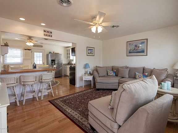 4th image of 309 Brinley Ave