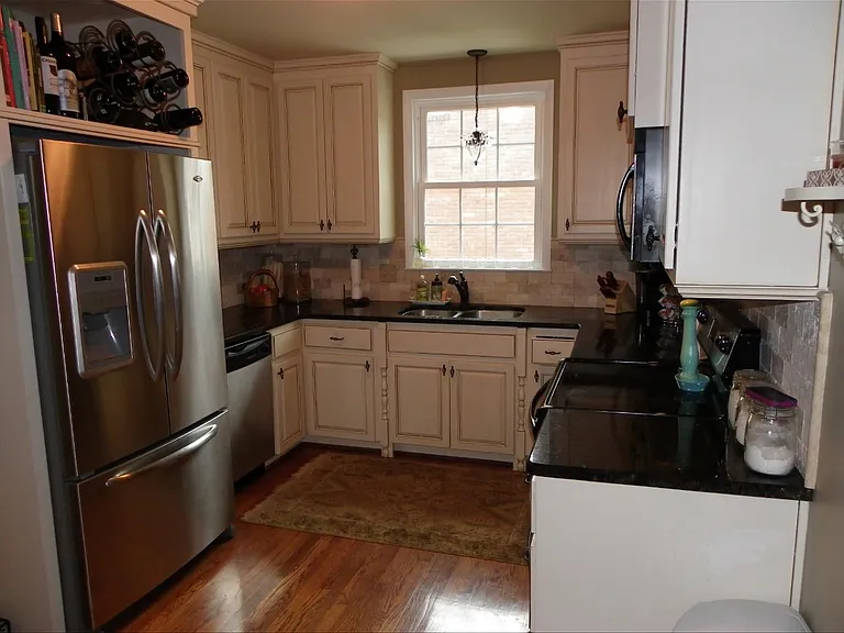 Belvidere Dr — Photo 4