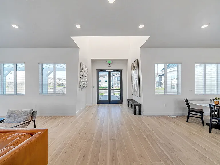 1077 Jack Dr — Photo 16