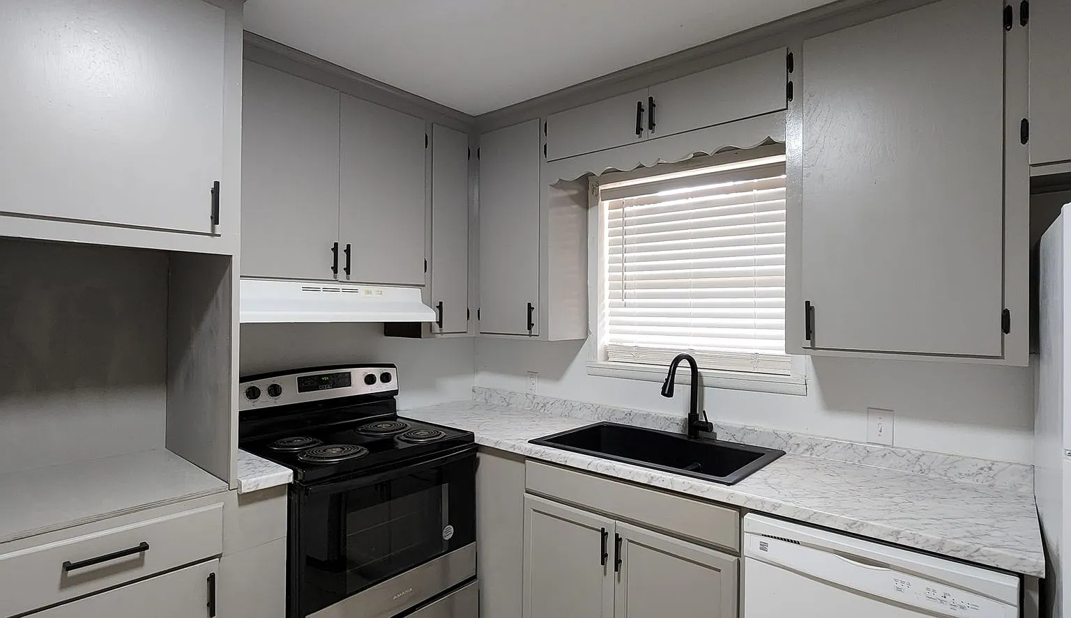 Beverly Dr. Duplex — Photo 1