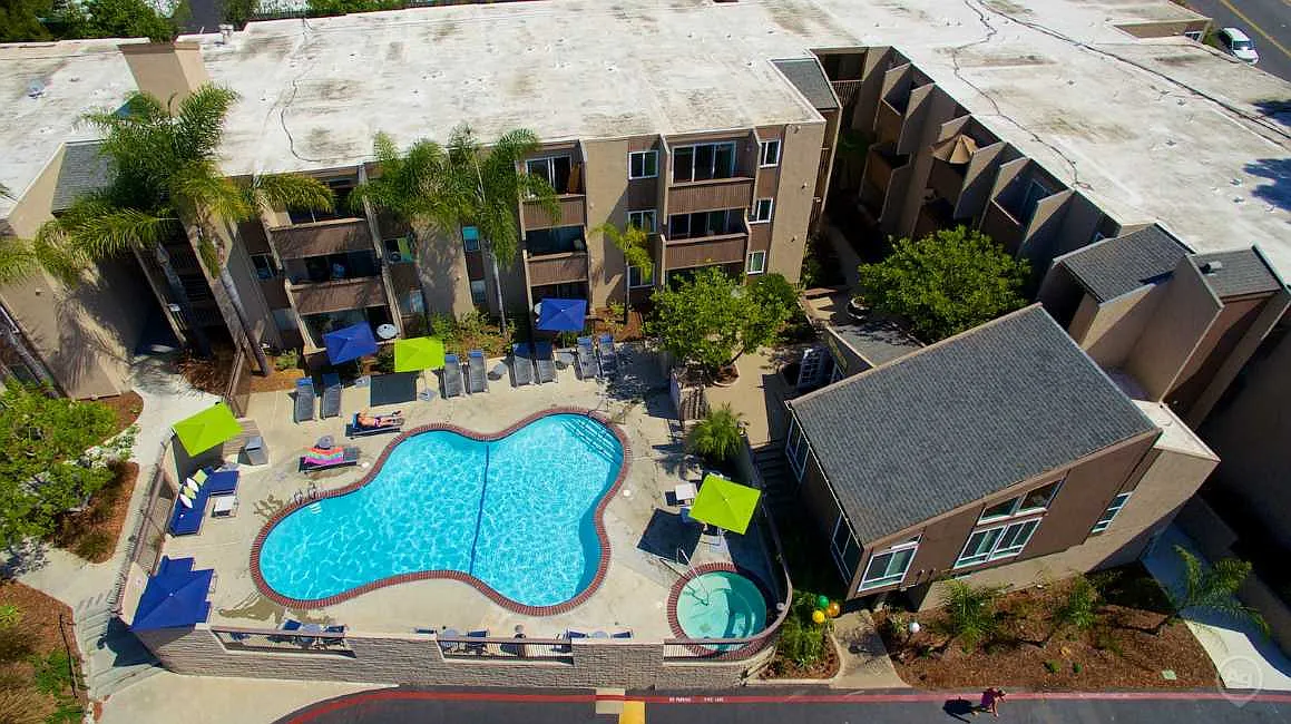 Pacific Bay Club Apartments — Photo 4
