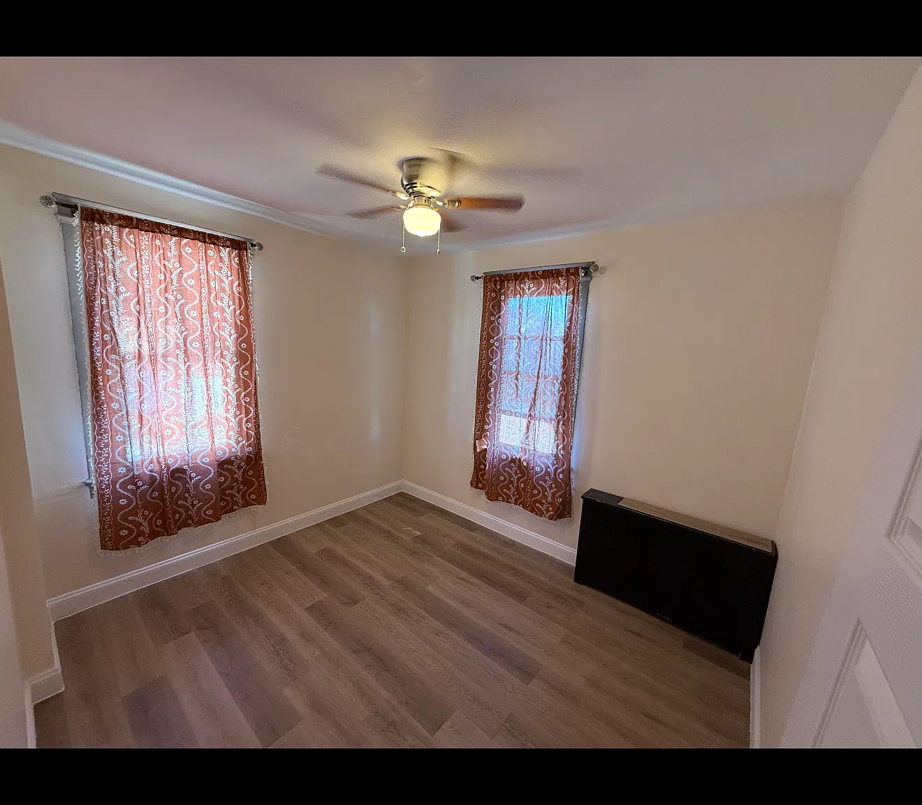 2 bed, 1500 sqft, $2,300 — Photo 1