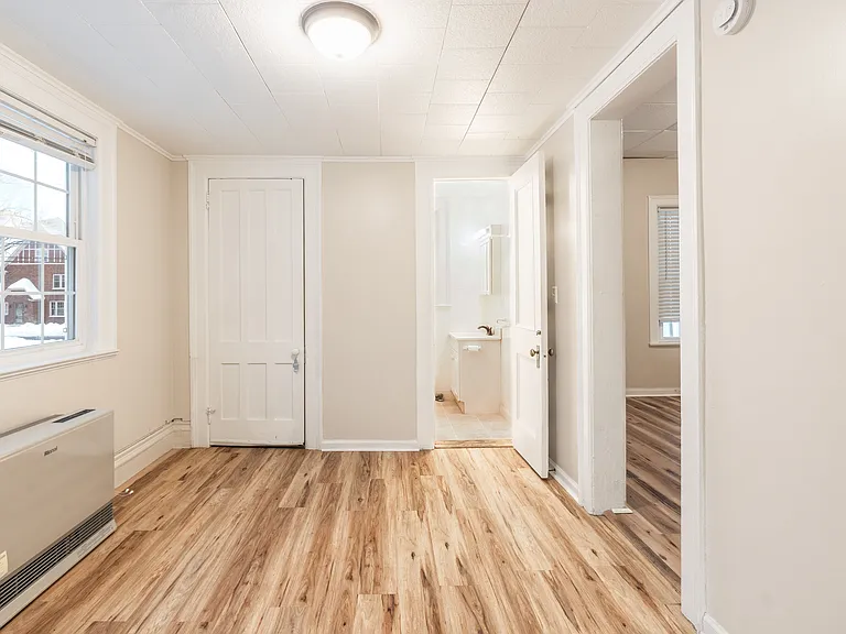 273 Paddock St #12 — Photo 4