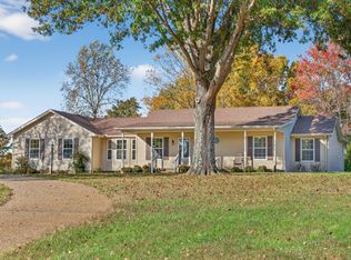 226 W Biggs Rd, Cottontown, TN 37048