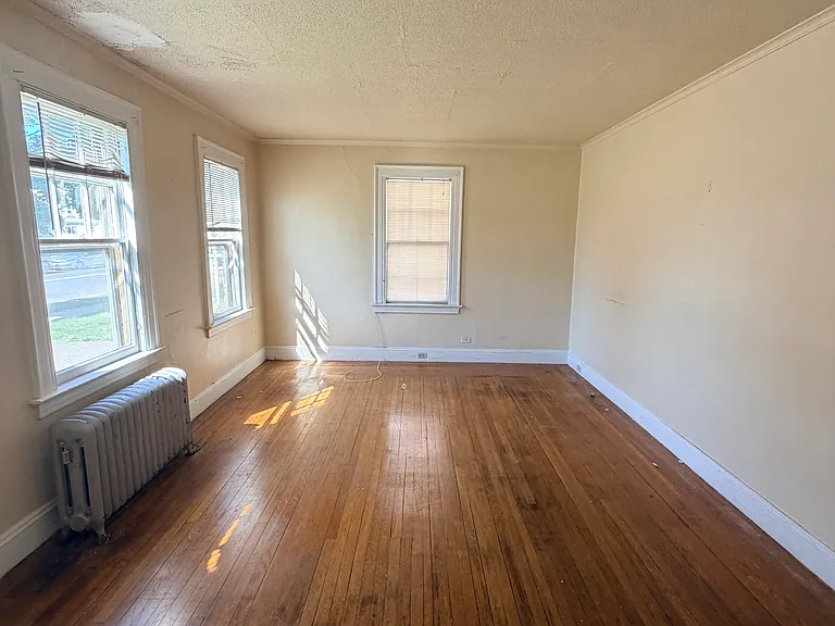 305 Main St #1-0 — Photo 2
