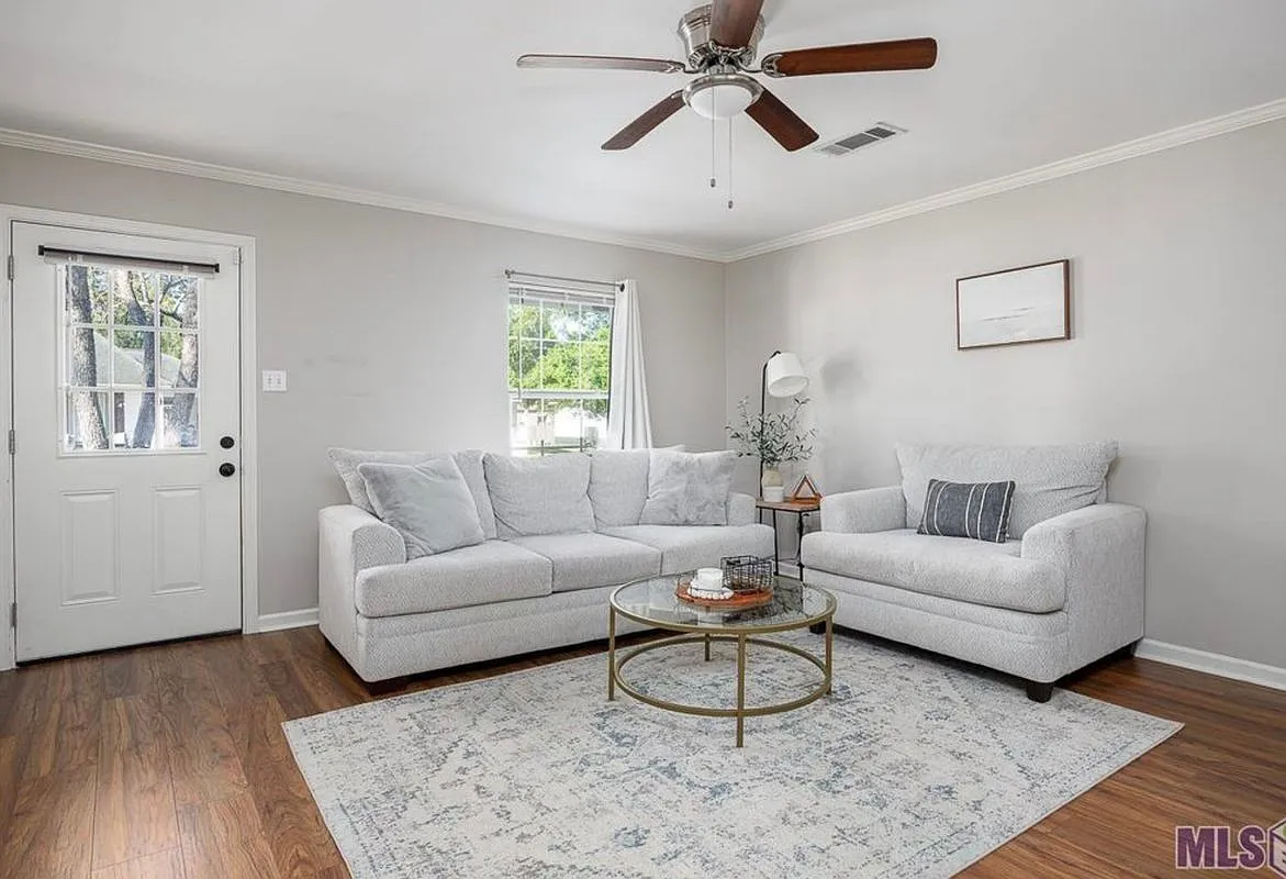 3 bed, 2.0 bath, 1052 sqft, $1,650 — Photo 4