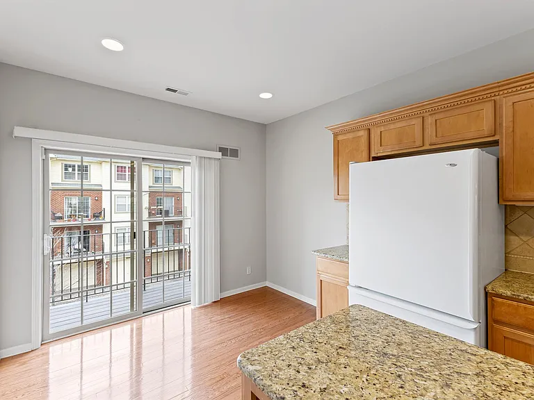 3091 Camden Dr — Photo 16