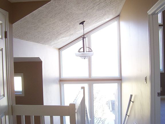 dramatic 2 story foyer