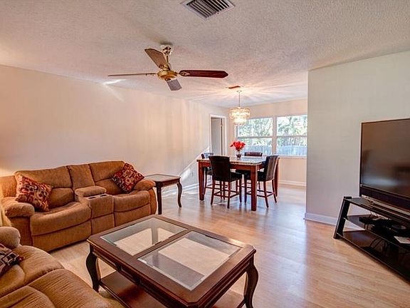 3rd image of 10959 Del Prado Dr E