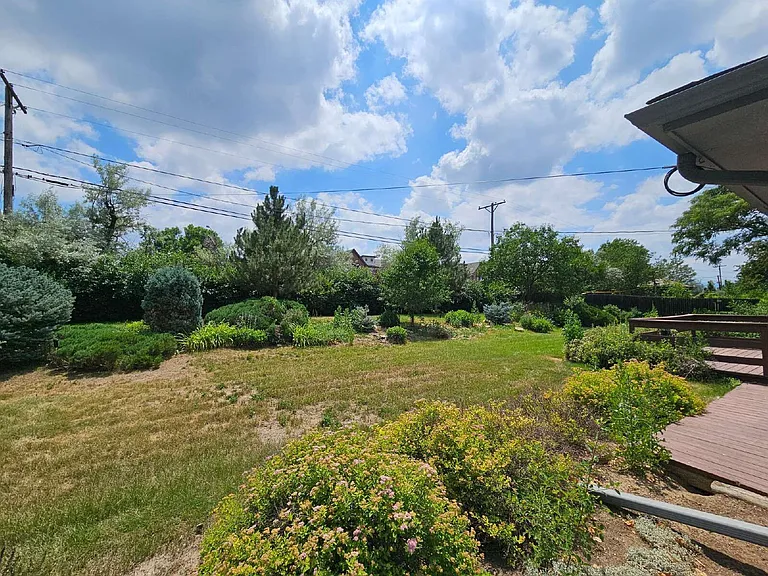 250 E Graves Ave — Photo 18