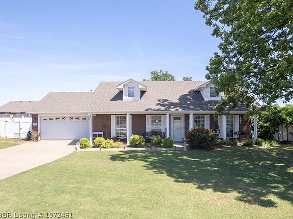 2nd image of 3711 Wellington Ct