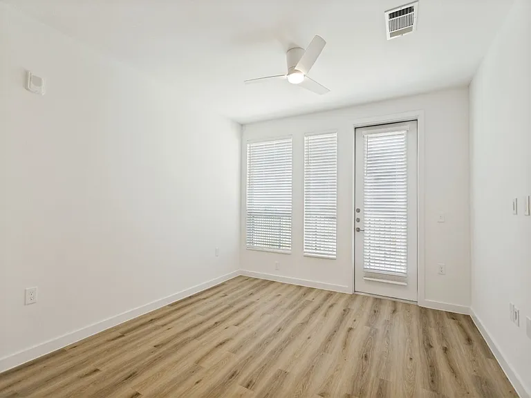 Crestview Heights — Photo 11