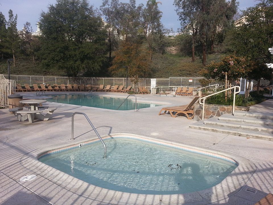 2nd image of 27600 Danton Ct