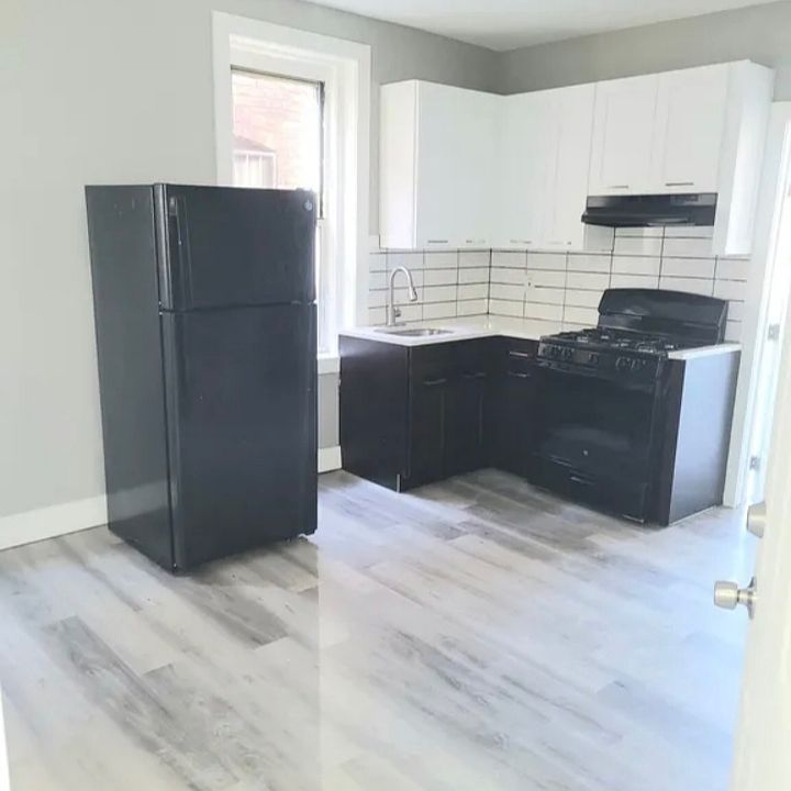 1st image of 168 Bloomfield Ave #2A