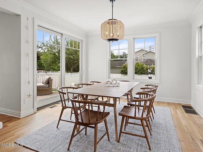 555 Sussex Ave — Photo 11