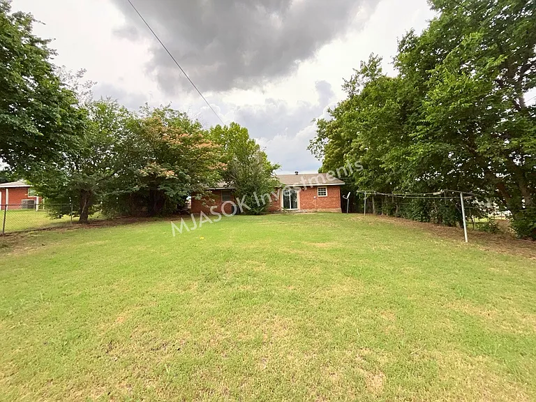 2709 NW Hilltop Dr — Photo 21