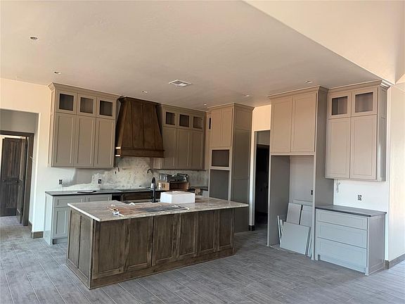 2nd image of 929 Dorsi Cir