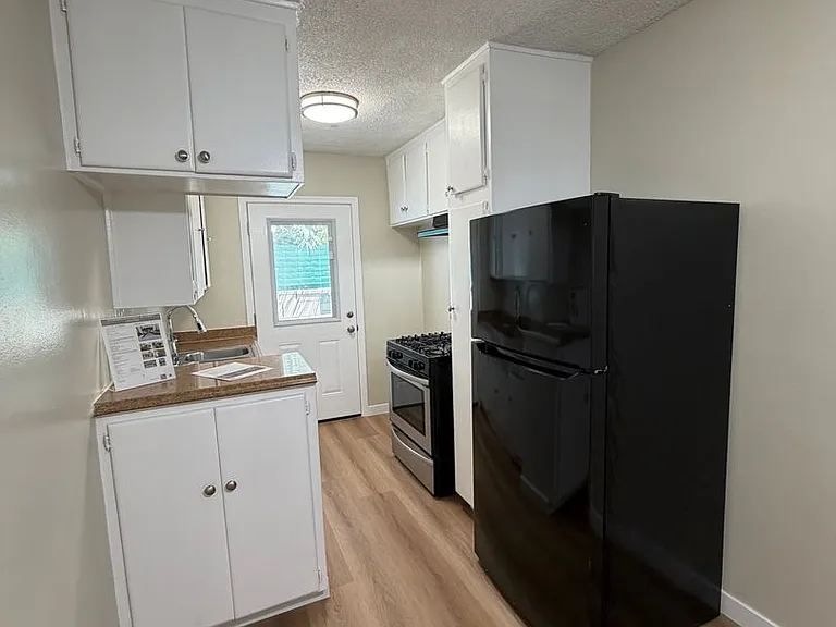 Stone Gate Apartments — Photo 37