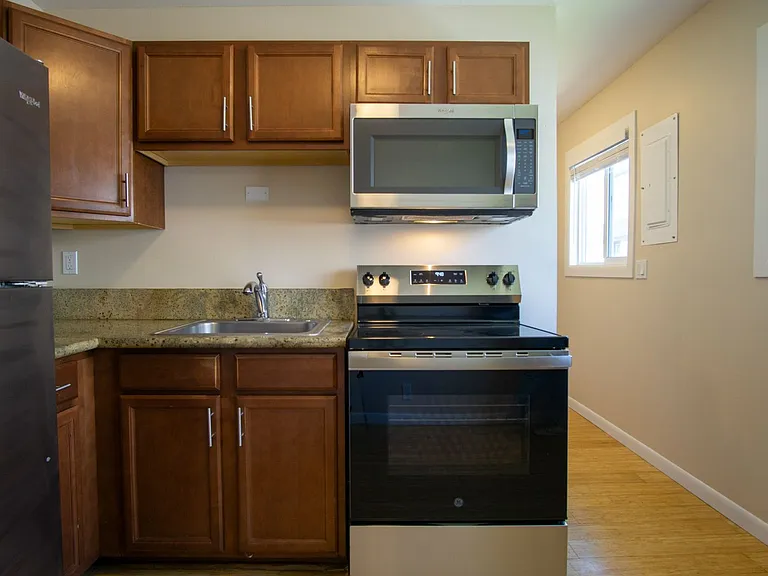 Charming St. John's 2-Bedroom Ready Soon W Free Rent! — Photo 7