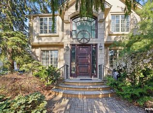 770 Hartwell St, Teaneck, NJ 07666